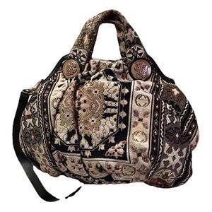 Beautiful Gucci hysteria bag. Collectors item.